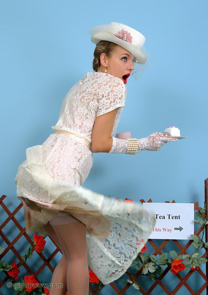 Hayley-Marie in Tease and Cakes  (photoset)