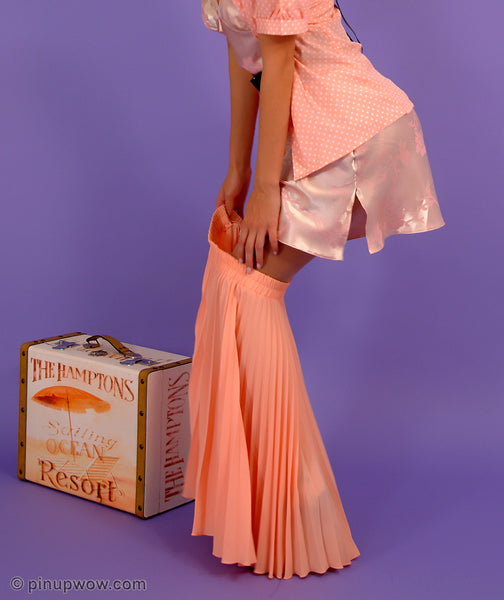 Hayley-Marie in The Hamptons Please  (photoset)