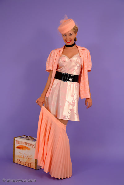 Hayley-Marie in The Hamptons Please  (photoset)