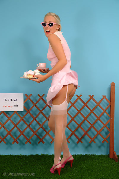 Lucy-Anne in Mini Break  (photoset)