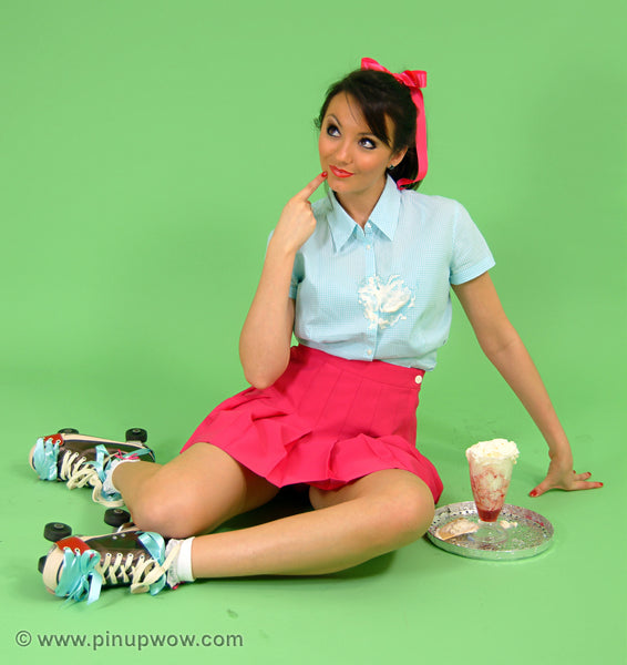 Rachael in Roller Babe  (photoset)