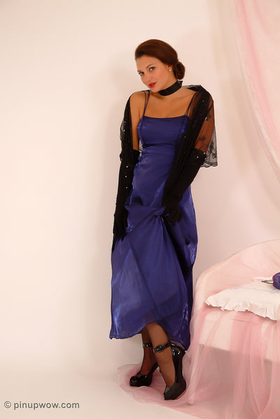 Amiee Rickards in Rhapsody in Blue (photoset)