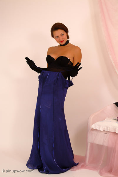 Amiee Rickards in Rhapsody in Blue (photoset)