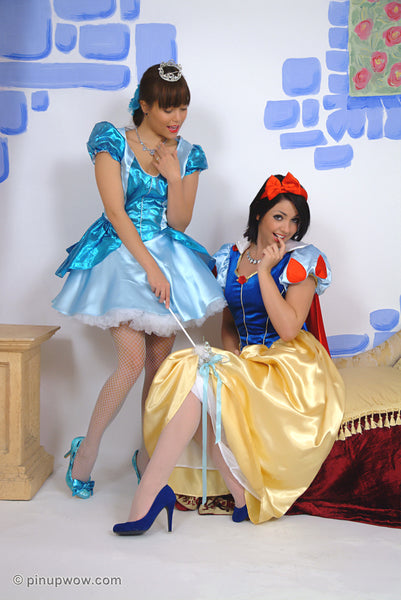 bryoni-kate-carla_snow_white pin-up glamour photo 11 of 123