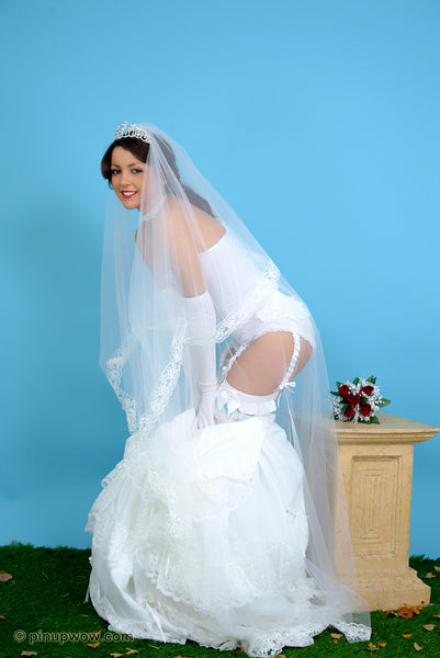 Bryoni-Kate in Bridal Babe  (photoset)