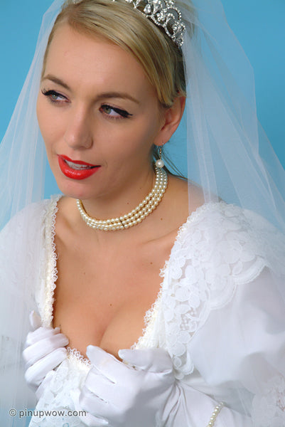 Hayley-Marie in Bridal Fantasy  (photoset)