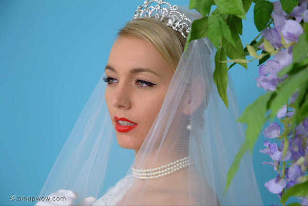 Hayley-Marie in Bridal Fantasy  (photoset)