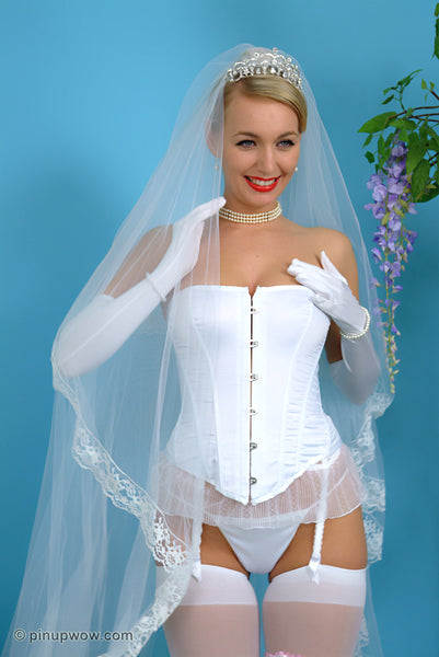 Hayley-Marie in Bridal Fantasy  (photoset)