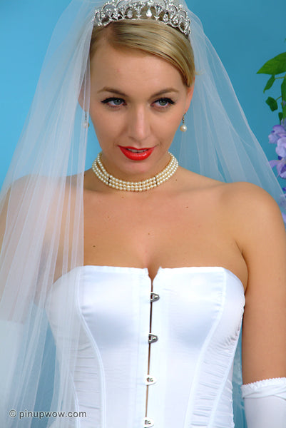 Hayley-Marie in Bridal Fantasy  (photoset)