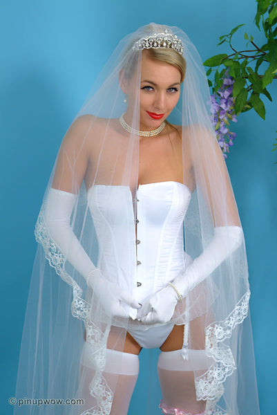 Hayley-Marie in Bridal Fantasy  (photoset)