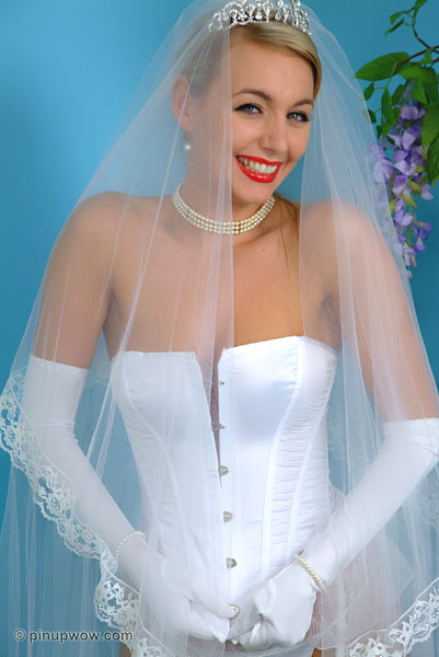 Hayley-Marie in Bridal Fantasy  (photoset)