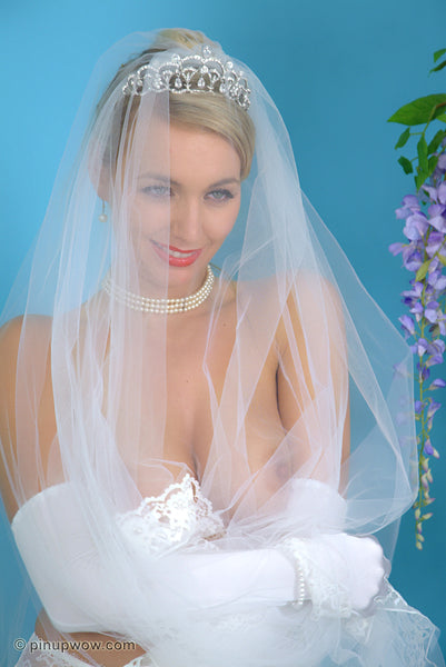 Hayley-Marie in Bridal Fantasy  (photoset)