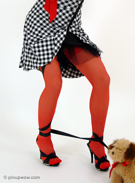 Laura-Marie in Pin-Up Pet  (photoset)