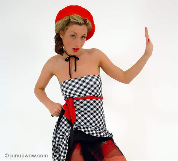 Laura-Marie in Pin-Up Pet  (photoset)