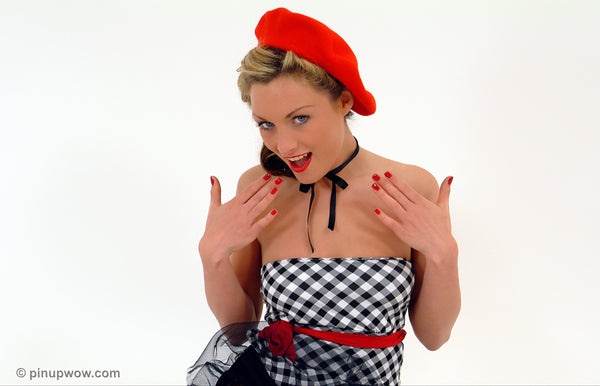 Laura-Marie in Pin-Up Pet  (photoset)