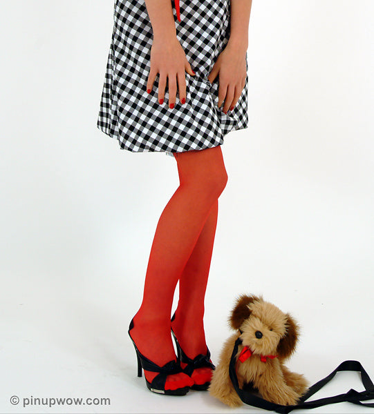 Laura-Marie in Pin-Up Pet  (photoset)