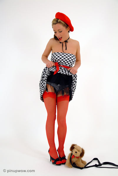 Laura-Marie in Pin-Up Pet  (photoset)