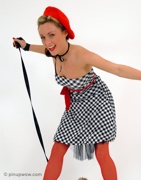 Laura-Marie in Pin-Up Pet  (photoset)