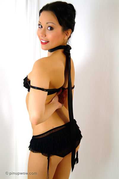 Lexine and Petra in Photo Shy   (Video and Photoset)
