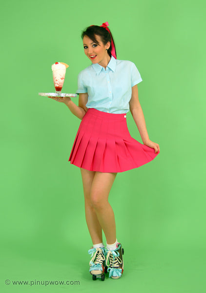 Rachael in Roller Babe  (photoset)