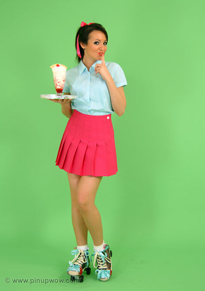 Rachael in Roller Babe  (photoset)