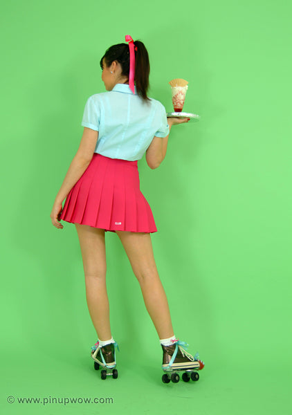Rachael in Roller Babe  (photoset)