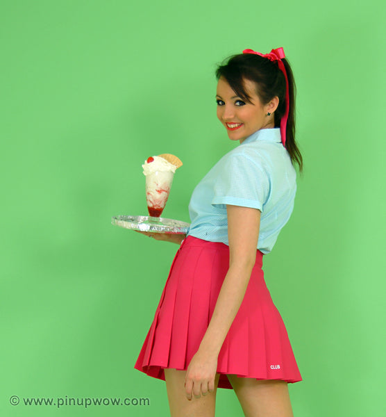 Rachael in Roller Babe  (photoset)