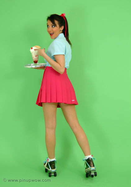 Rachael in Roller Babe  (photoset)