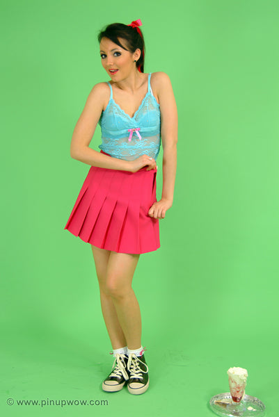 Rachael in Roller Babe  (photoset)