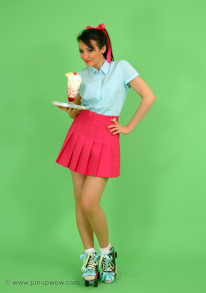 Rachael in Roller Babe  (photoset)