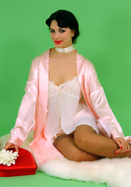 Pin-Up glamour photo of Sophia in Valentine Pleasures - sophie, soft girl, soft girl era, pinup wow